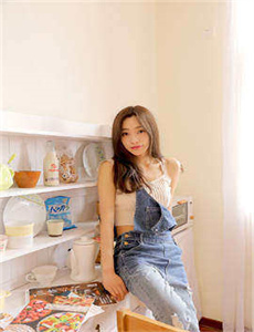韩国3级片大全-叶子楣尺度写真辣露侧乳